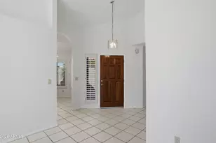 37 E Greentree Dr, Tempe, AZ 85284 - Photo 4