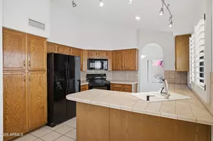 37 E Greentree Dr, Tempe, AZ 85284 - Photo 12