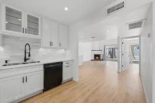 2847 N 49th Pl, Phoenix, AZ 85008 - Photo 2