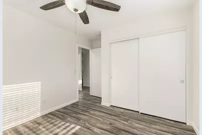 8821 W Loma Lane, Peoria, AZ 85345 - Photo 16