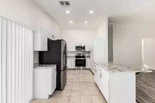 8821 W Loma Ln, Peoria, AZ 85345 - Photo 32