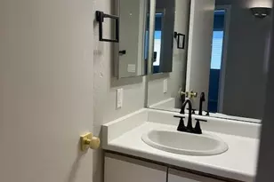 8568 W Hatcher Rd, Peoria, AZ 85345 - Photo 16