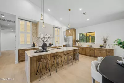 5101 E Laurel Lane, Scottsdale, AZ 85254 - Photo 2