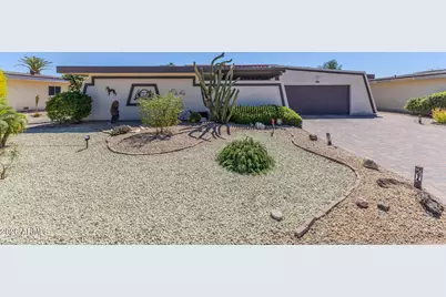 10809 W Palmeras Drive, Sun City, AZ 85373 - Photo 2