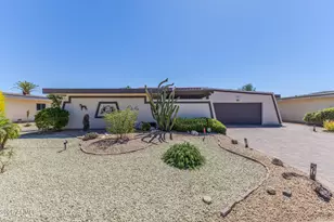 10809 W Palmeras Dr, Sun City, AZ 85373 - Photo 2