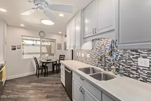 10809 W Palmeras Dr, Sun City, AZ 85373 - Photo 16