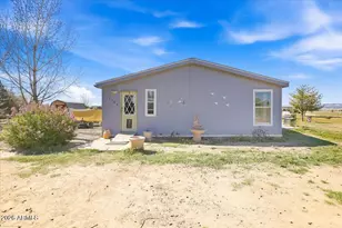 1180 W Rolling Hills Rd, Paulden, AZ 86334 - Photo 2