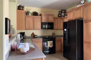 1940 W Faria Ln, Phoenix, AZ 85023 - Photo 2