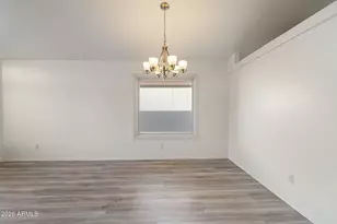 523 W Kelton Ln, Phoenix, AZ 85023 - Photo 4