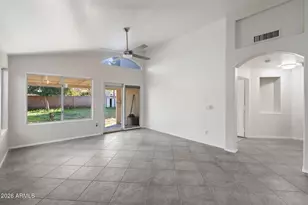 523 W Kelton Ln, Phoenix, AZ 85023 - Photo 12