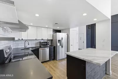 334 W Medlock Drive #C201, Phoenix, AZ 85013 - Photo 1