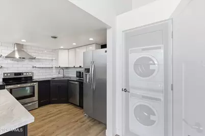 334 W Medlock Drive #C201, Phoenix, AZ 85013 - Photo 18