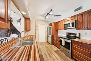 10613 W Burns Dr, Sun City, AZ 85351 - Photo 12