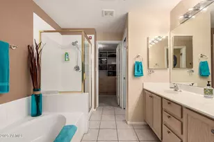 7401 W Arrowhead Clubhouse Dr, Glendale, AZ 85308 - Photo 16