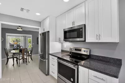 10939 W Roundelay Circle, Sun City, AZ 85351 - Photo 4