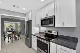 10939 W Roundelay Cir, Sun City, AZ 85351 - Photo 4