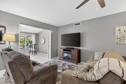 10939 W Roundelay Circle, Sun City, AZ 85351 - Photo 16