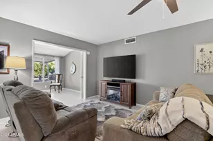 10939 W Roundelay Cir, Sun City, AZ 85351 - Photo 16