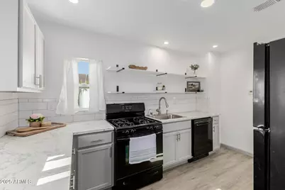 3743 E Taylor Street, Phoenix, AZ 85008 - Photo 6