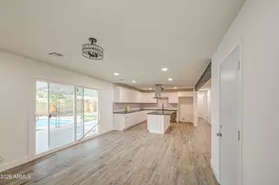 2614 W Aster Dr, Phoenix, AZ 85029 - Photo 10