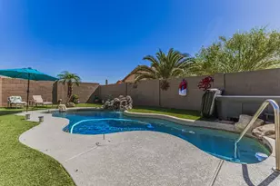17475 W Spring Ln, Surprise, AZ 85388 - Photo 18