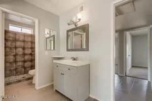 6353 W Mission Ln, Glendale, AZ 85302 - Photo 12