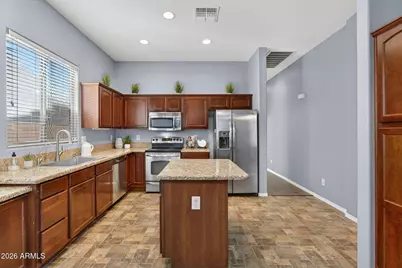 311 W Montego Drive, Casa Grande, AZ 85122 - Photo 2