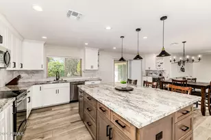 10914 W Saratoga Cir, Sun City, AZ 85351 - Photo 2