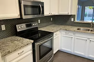 2240 E Aire Libre Ave, Phoenix, AZ 85022 - Photo 2