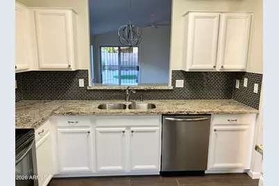 2240 E Aire Libre Avenue, Phoenix, AZ 85022 - Photo 6