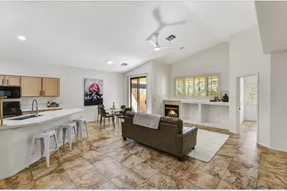 3247 E Maldonado Drive, Phoenix, AZ 85042 - Photo 2