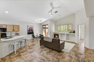 3247 E Maldonado Dr, Phoenix, AZ 85042 - Photo 2