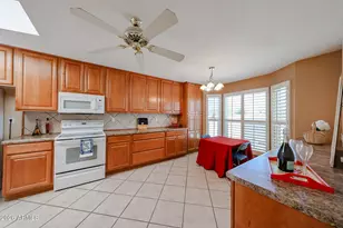 11009 W Jacaranda Dr, Sun City, AZ 85373 - Photo 10