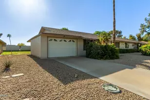 18842 N Lakeforest Dr, Sun City, AZ 85373 - Photo 1