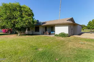 18842 N Lakeforest Dr, Sun City, AZ 85373 - Photo 26