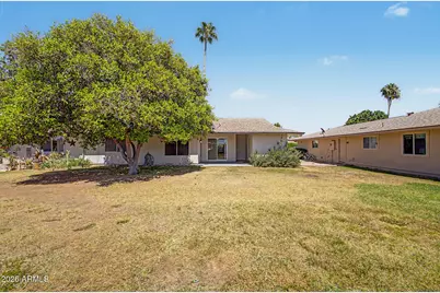 18842 N Lakeforest Drive, Sun City, AZ 85373 - Photo 24