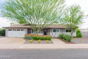 5541 E Cheery Lynn Rd, Phoenix, AZ 85018 - Photo 2