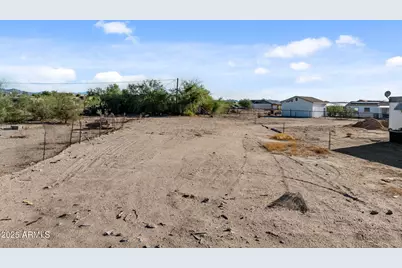 2 E Griffin Street #-, Wittmann, AZ 85361 - Photo 2