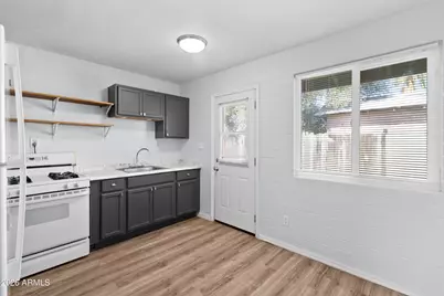 1638 W Desert Cove Avenue W #b, Phoenix, AZ 85029 - Photo 6