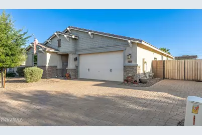 18627 W Mackenzie Drive, Goodyear, AZ 85395 - Photo 4