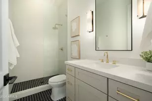 3912 E Crittenden Ln, Phoenix, AZ 85018 - Photo 18