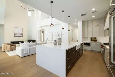 3912 E Crittenden Lane, Phoenix, AZ 85018 - Photo 14