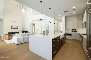 3912 E Crittenden Ln, Phoenix, AZ 85018 - Photo 14