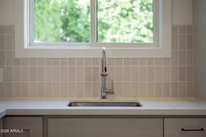 3912 E Crittenden Lane, Phoenix, AZ 85018 - Photo 16