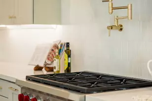 3912 E Crittenden Ln, Phoenix, AZ 85018 - Photo 8