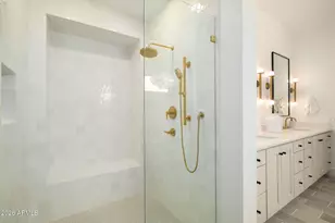 3912 E Crittenden Ln, Phoenix, AZ 85018 - Photo 20
