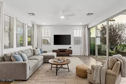 922 S Agnes Lane, Gilbert, AZ 85296 - Photo 2