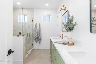 4852 E Piccadilly Rd, Phoenix, AZ 85018 - Photo 32