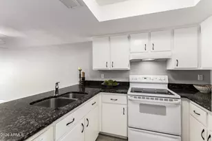 122 S Hardy Dr, Tempe, AZ 85281 - Photo 14