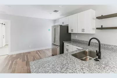 4656 S 38th Lane, Phoenix, AZ 85041 - Photo 6